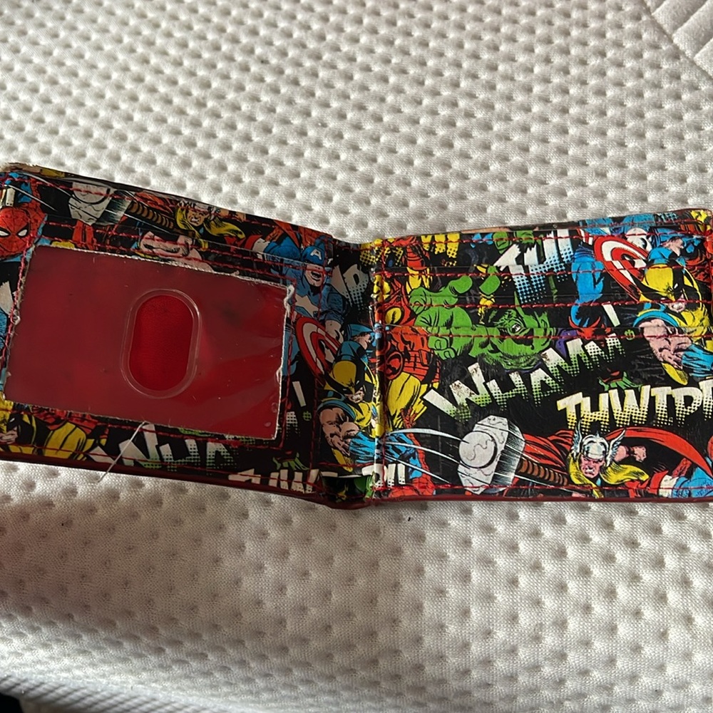 Marvel bifold - Picture 4 of 5